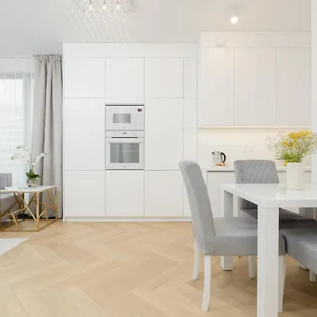 Lux Grzybowska With Parking By Renters Prestige Appartamento Varsavia
