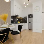 Lux Grzybowska With Parking By Renters Prestige شقة وارسو
