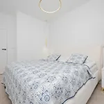 Lux Grzybowska With Parking By Renters Prestige