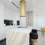 Lux Grzybowska With Parking By Renters Prestige