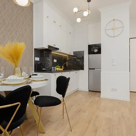 Lux Grzybowska With Parking By Renters Prestige Apartment Warsaw