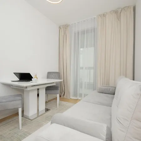 Apartment Lux Grzybowska With Parking By Renters Prestige Warsaw