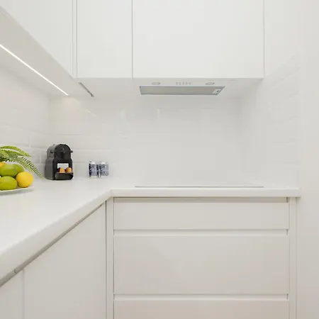Apartment Lux Grzybowska With Parking By Renters Prestige