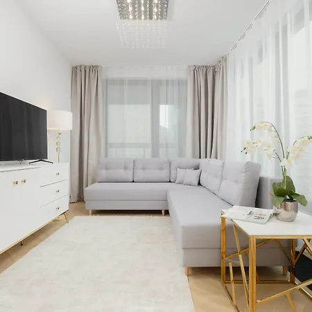 Apartment Lux Grzybowska With Parking By Renters Prestige Warsaw