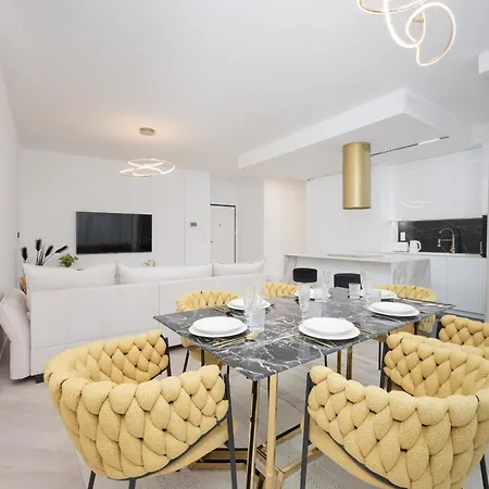 Lux Grzybowska With Parking By Renters Prestige Apartment Warsaw