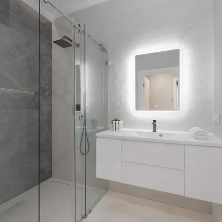 Apartment Lux Grzybowska With Parking By Renters Prestige Warschau