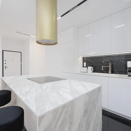 Lux Grzybowska With Parking By Renters Prestige