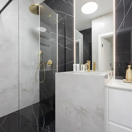 Lux Grzybowska With Parking By Renters Prestige Διαμέρισμα Βαρσοβία