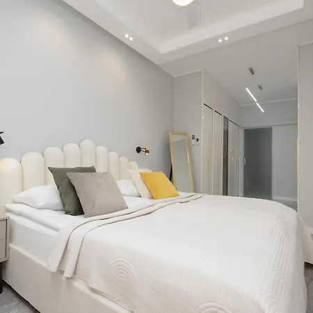 Lux Grzybowska With Parking By Renters Prestige